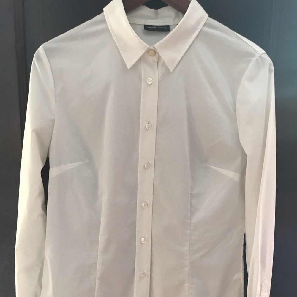 New York and Company white button down top, EUC.